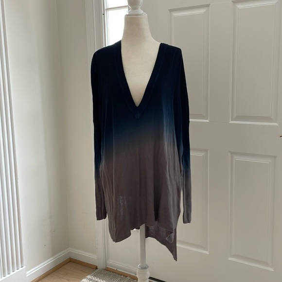 NWT Urban Outfitters deep V sweater - Picture 2 of 6